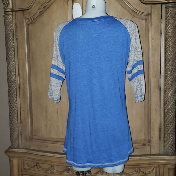 Oklahoma City Thunder NBA V-Neck Short Sleeve Tee-Shirt - Picture 3 of 7